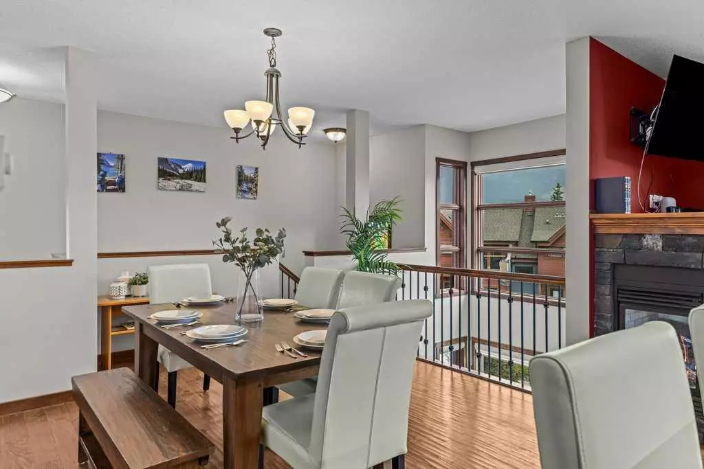Canmore, AB T1W3M8,80 Dyrgas Gate #710