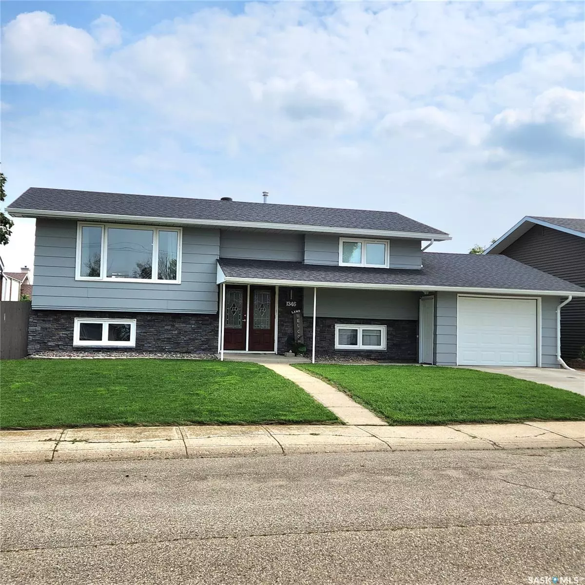 Moose Jaw, SK S6H 6S9,1346 Princess CRESCENT