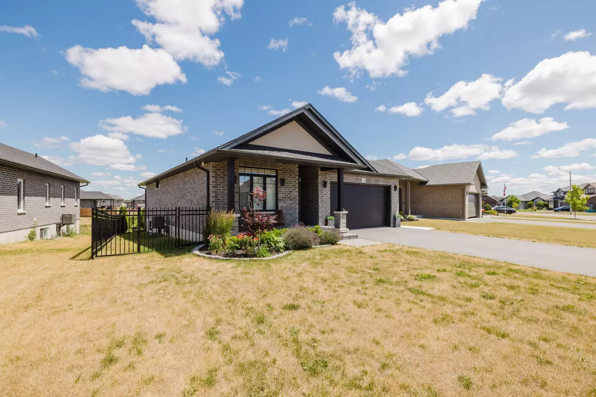 Belleville, ON K8N 0R4,6 Raycroft DR