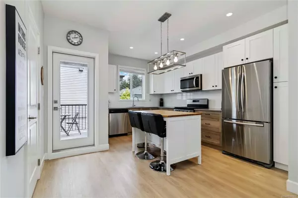 3351 Luxton Rd #605, Langford, BC V9C 0P2