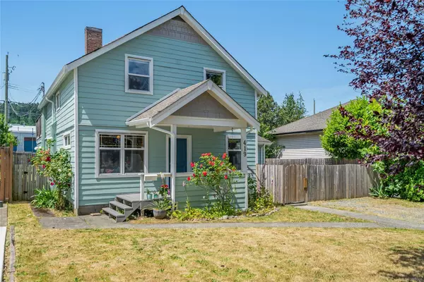 419 Hillcrest Ave, Nanaimo, BC V9R 3M2
