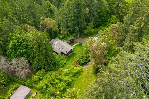 456 Sparton Rd, Saanich, BC V9E 2H4