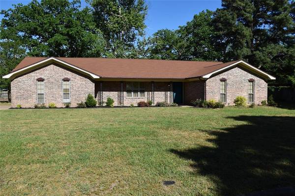 120 Donniebrook Drive, Palestine, TX 75803