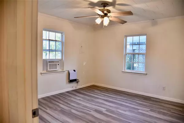 Bowie, TX 76230,1111 Sanders Street