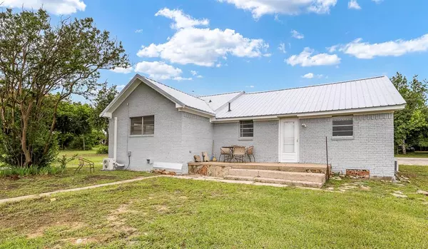De Leon, TX 76444,841 N Burleson Avenue