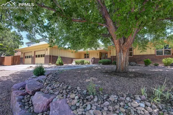 3710 Saddle Rock RD, Colorado Springs, CO 80918