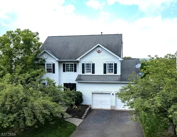 12 Heron Dr, Washington Twp., NJ 07840