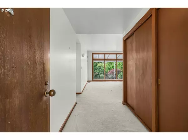 Portland, OR 97239,3206 SW HAMILTON CT