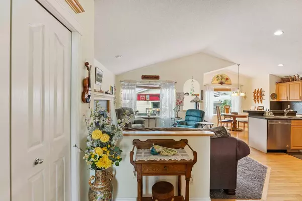 Calgary, AB T2Z 4E4,135 Prestwick Heath SE