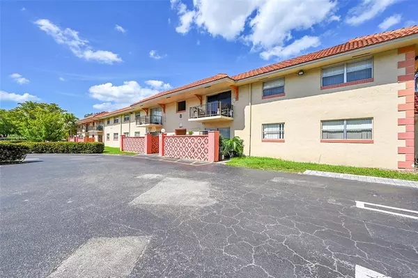 Coral Springs, FL 33065,11607 NW 29th St #3B