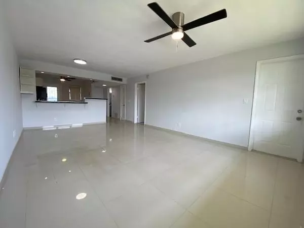 Miami, FL 33179,1530 NE 191st St #341