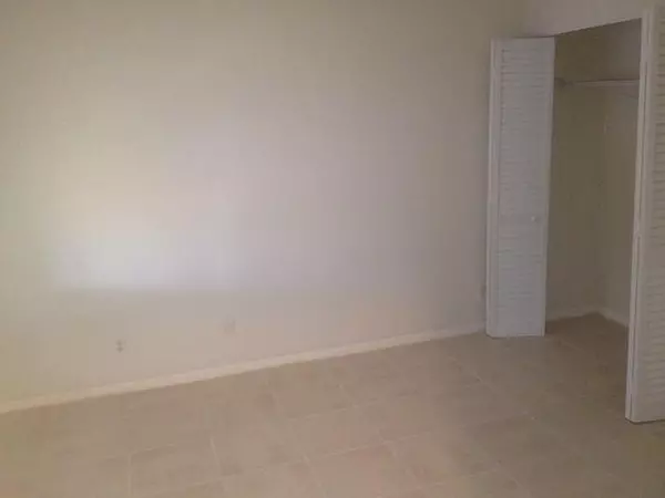 Plantation, FL 33313,7027 W. Sunrise Blvd #7027