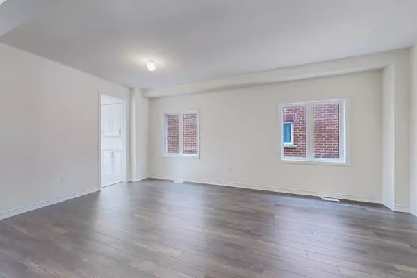 Georgina, ON L0E 1R0,123 Cliff Thompson CRES