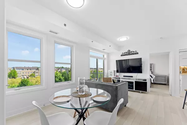 Markham, ON L6C 0V5,28 Prince Regent ST #325