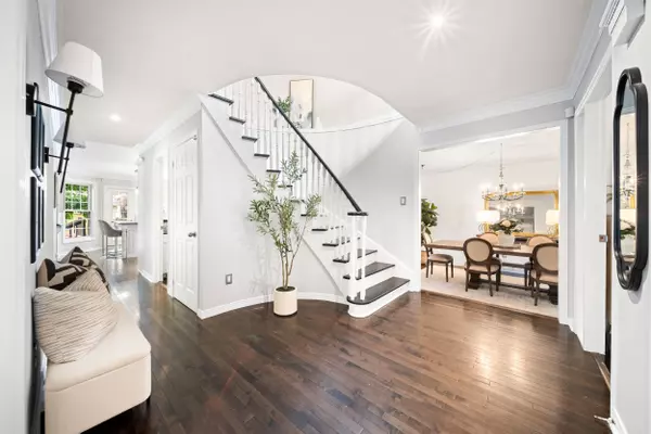 Burlington, ON L7M 3W1,2067 Annette CT