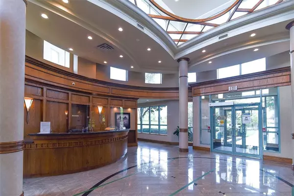 Mississauga, ON L5M 7R8,4879 Kimbermount AVE #1407