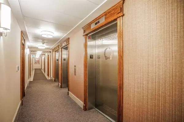 Mississauga, ON L5M 7R8,4879 Kimbermount AVE #1407