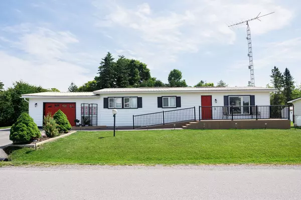 Kawartha Lakes, ON K9V 4R1,18 Vista DR