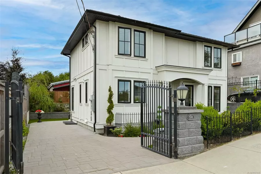 720 Alston St, Victoria, BC V9A 3K5