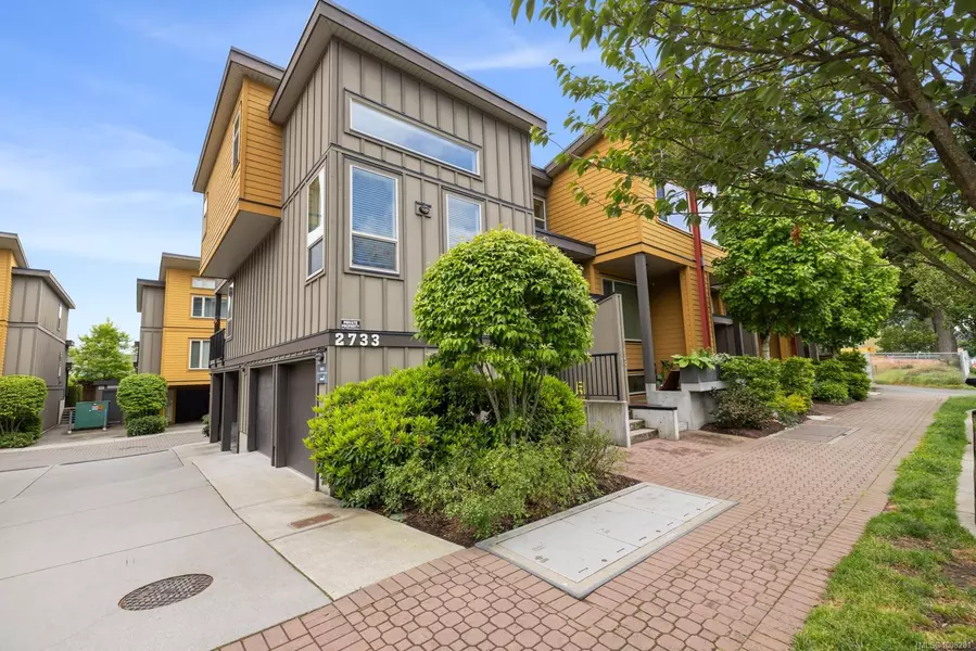 2733 Peatt Rd #113, Langford, BC V9B 3V2