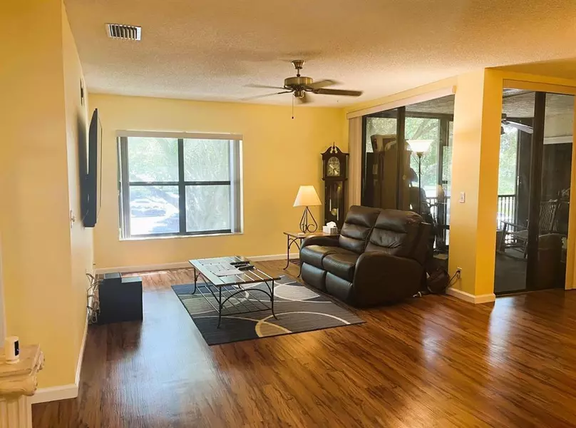 4517 Carambola Cir S #27290, Coconut Creek, FL 33066