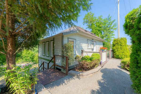 309 Pine St, Nanaimo, BC V9R 2B8