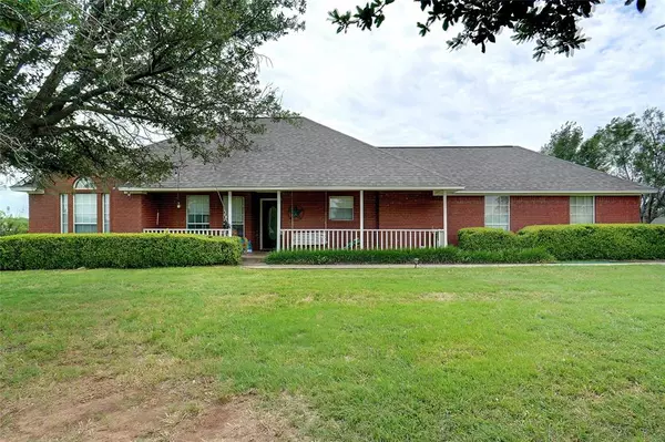 6813 Gregg Road, Krum, TX 76249