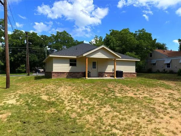 Bowie, TX 76230,803 Hulme Street