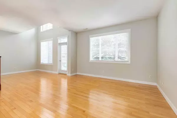 Calgary, AB T3H 5K8,8000 Wentworth DR Southwest #804