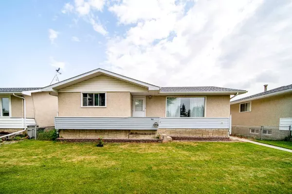 718 7 AVE, Wainwright, AB T9W 1C1