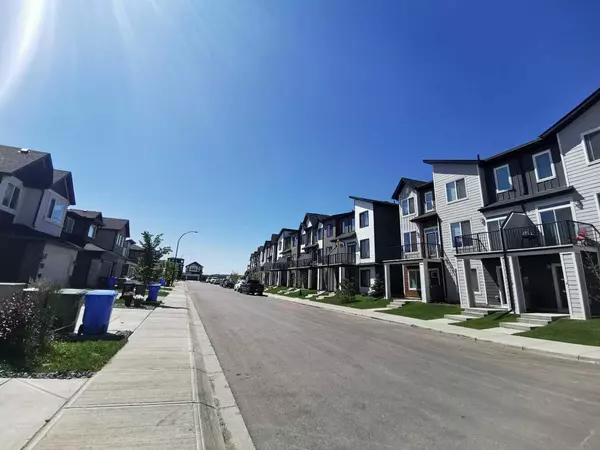 336 Seton Villas Southeast, Calgary, AB T3M3T8