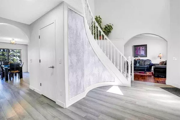 Calgary, AB T2Y 2T1,1360 Shawnee RD Southwest