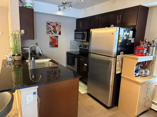 Calgary, AB T3J0N7,7210 80 AVE NE #202