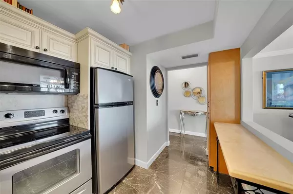 Pompano Beach, FL 33062,531 N Ocean Blvd #1703