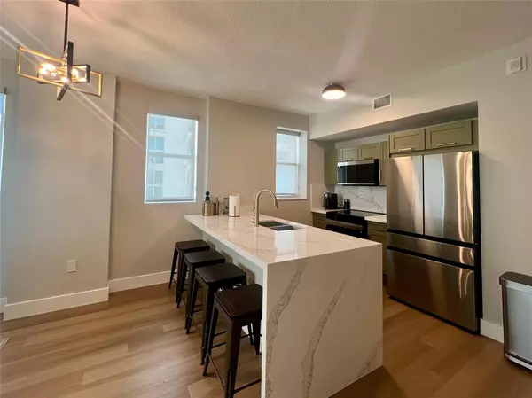 7280 SW 90th St #401, Miami, FL 33156