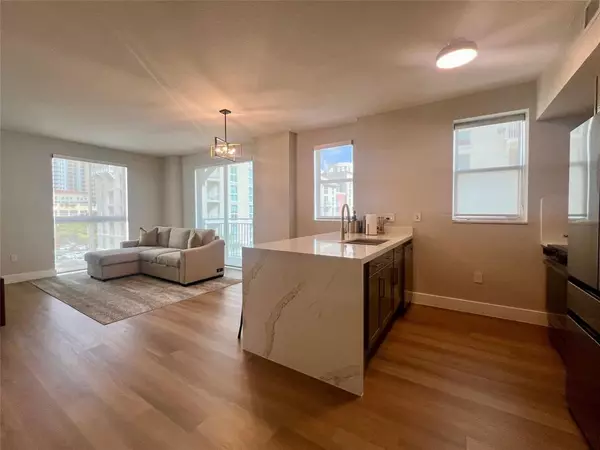 Miami, FL 33156,7280 SW 90th St #401