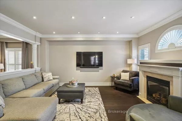 Vaughan, ON L4H 0J4,206 Shelbourne DR