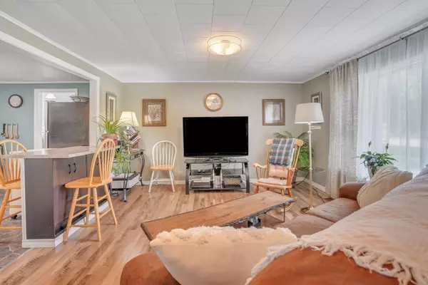 Springwater, ON L0L 1P0,33 Yonge ST N