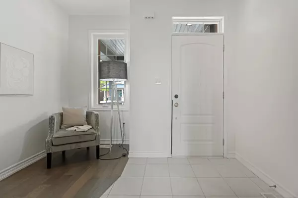 Oakville, ON L6M 5K8,120 Kaitting TRL