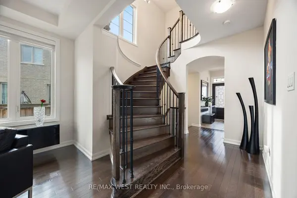 Oakville, ON L6M 0W9,109 Masterman CRES