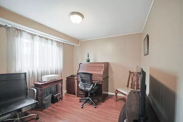 Brampton, ON L6T 1Z1,28 Bromley CRES