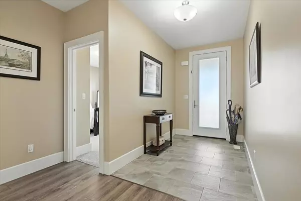 Belleville, ON K8N 0B7,45 Mercedes DR