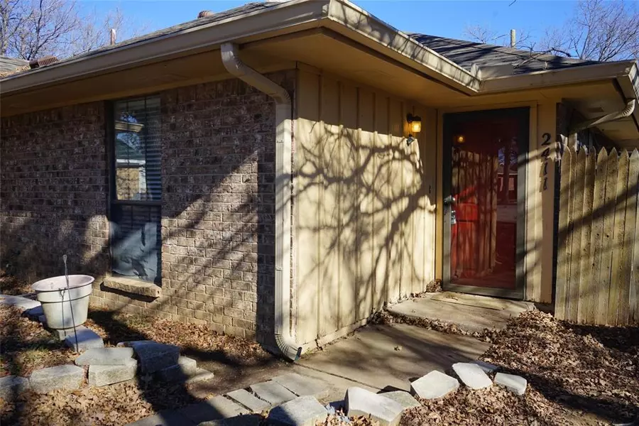 2411 Miguel Lane, Arlington, TX 76016