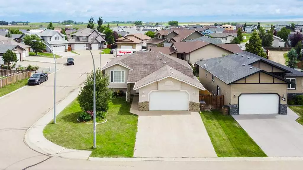 230 Meadowbrook DR, Brooks, AB T1R 1N6