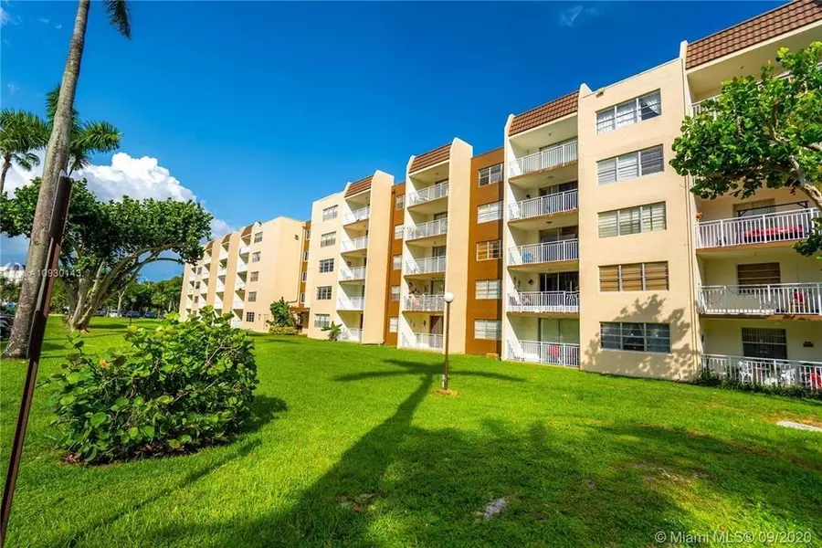 6930 MIAMI GARDENS DR #1-304, Miami, FL 33015