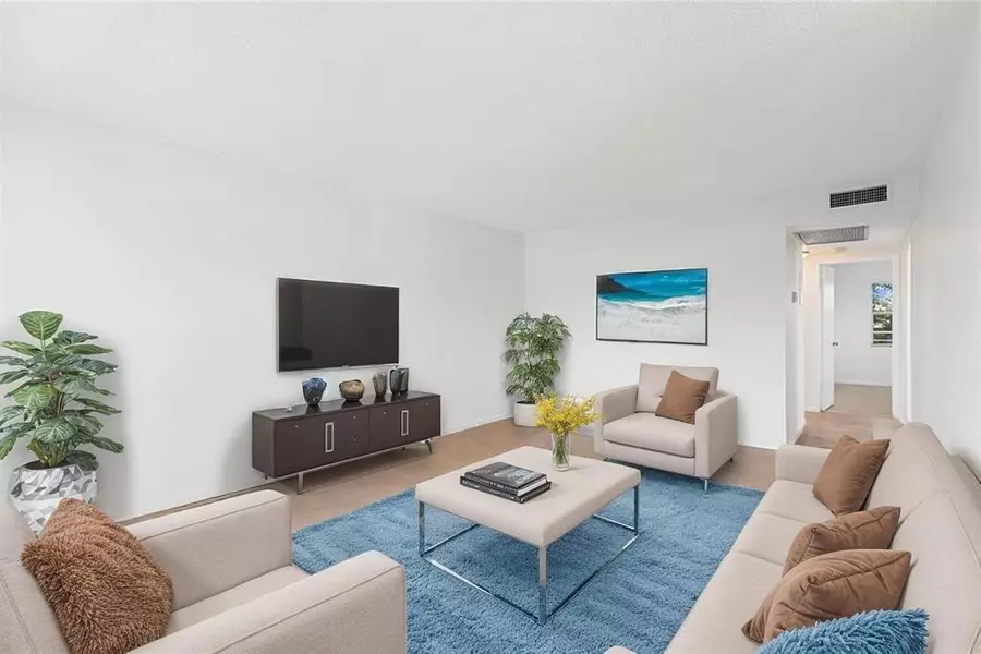 410 Fanshaw J #410, Boca Raton, FL 33434