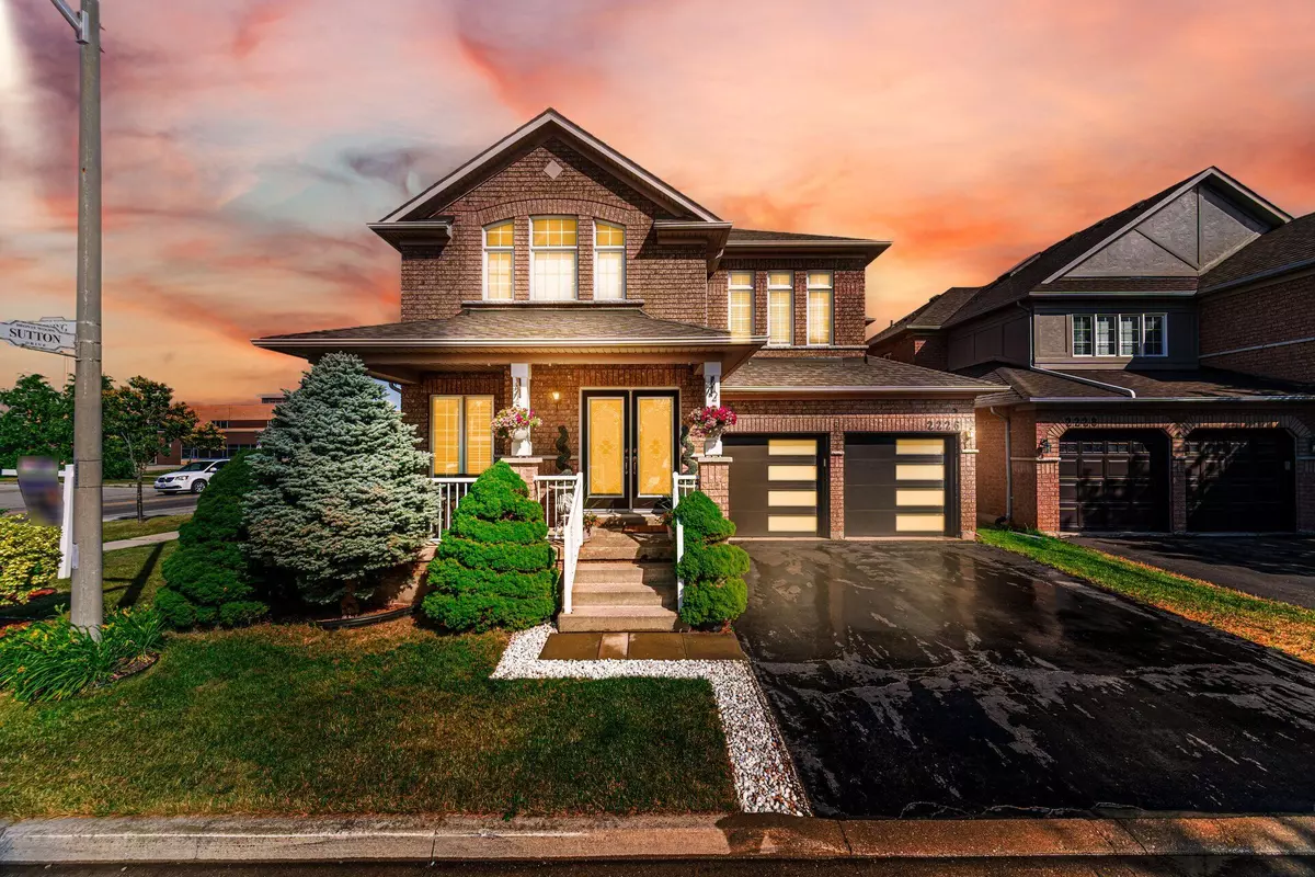 Burlington, ON L7L 7K3,2226 Viking CRES