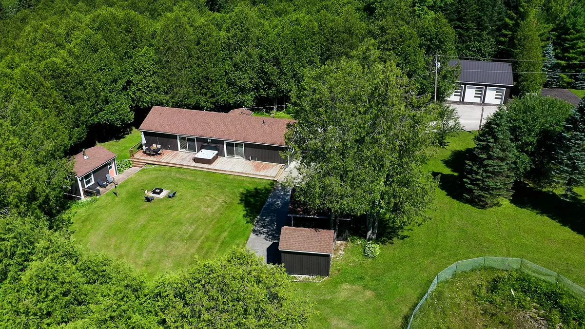 West Grey, ON N0C 1H0,495204 Traverston RD