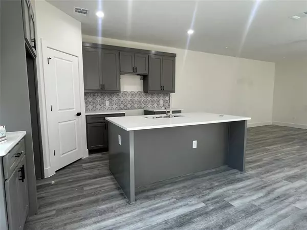 Dallas, TX 75203,Address not disclosed