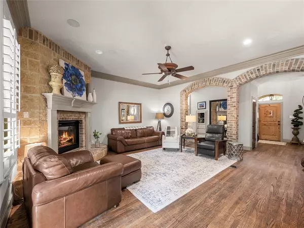 Grapevine, TX 76051,723 N Dove Road